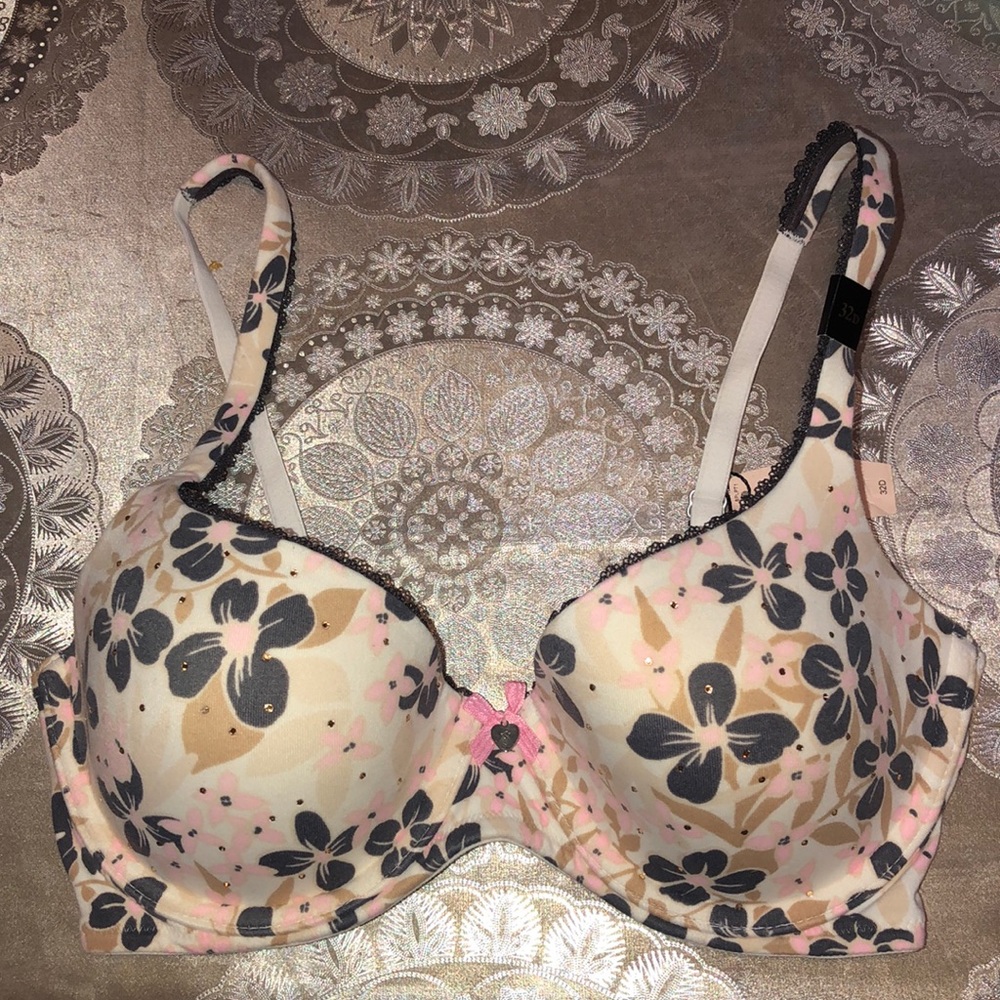 BRAND NEW Victoria’s Secret bra!